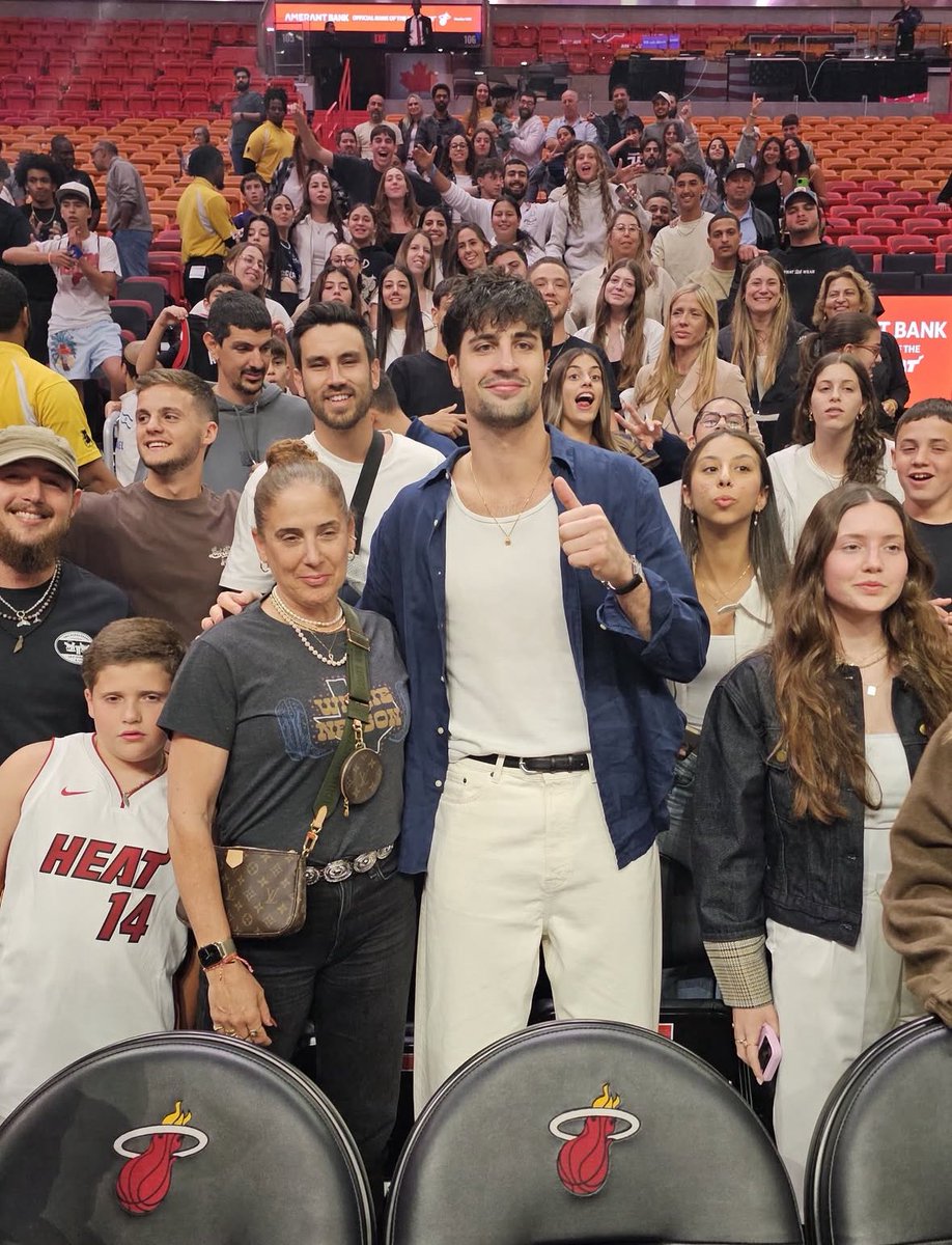 thesportsrabbi's tweet image. Deni Avdija meets October 7th hostages, survivors &amp;amp; their families in Miami🇮🇱🇮🇱