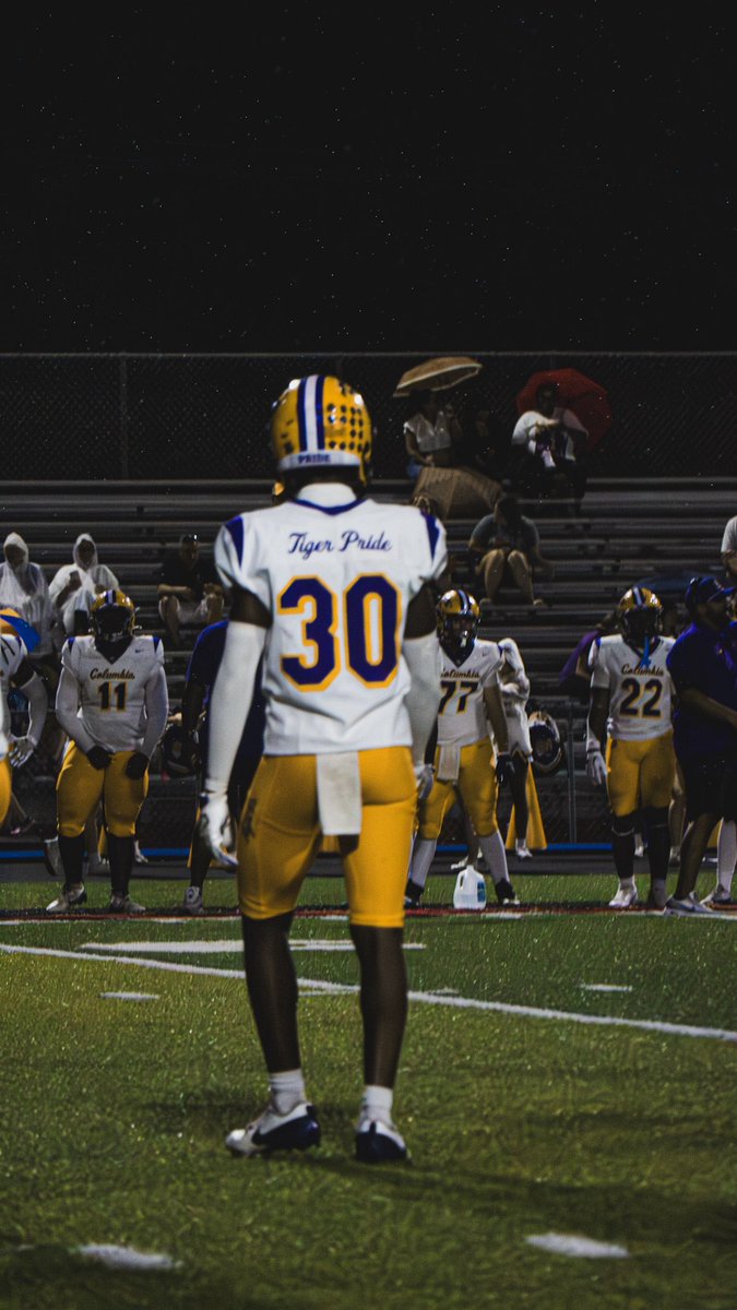 Junior regular season 
Class 2027 Hybrid SS/LB
  8-2 record  

 1 pick 
 1 pick 6
 1 FF
 2 Fumble recovery’s 
 8 TFLS
50 Total tackles 
10 PBUs
  
hudl.com/v/2TAkWt
  
<a href="/C_Mart1353/">Chris Martinez</a>