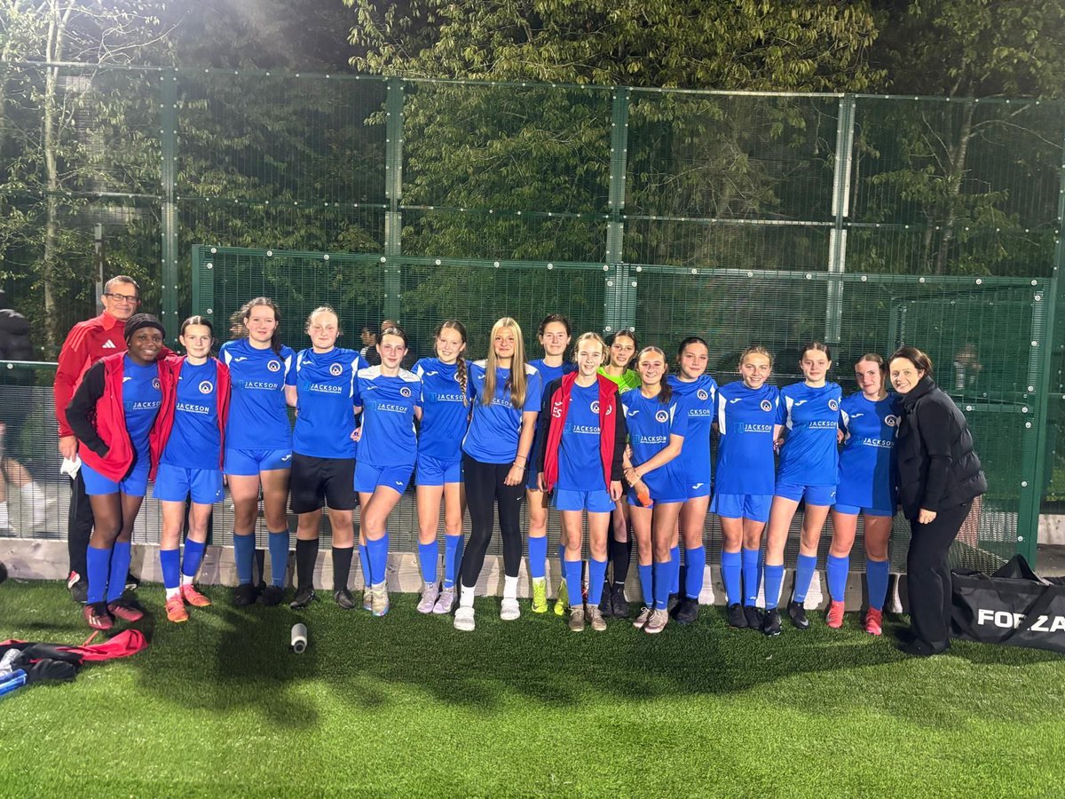 Sending best wishes for a speedy recovery to Lola from our U15 Robins who suffered a serious injury during their game on Sat. Big thanks to coaches, teammates, parents &amp; club officials who all came together to look after her &amp; eventually get her to hospital. Get well soon, Lola!