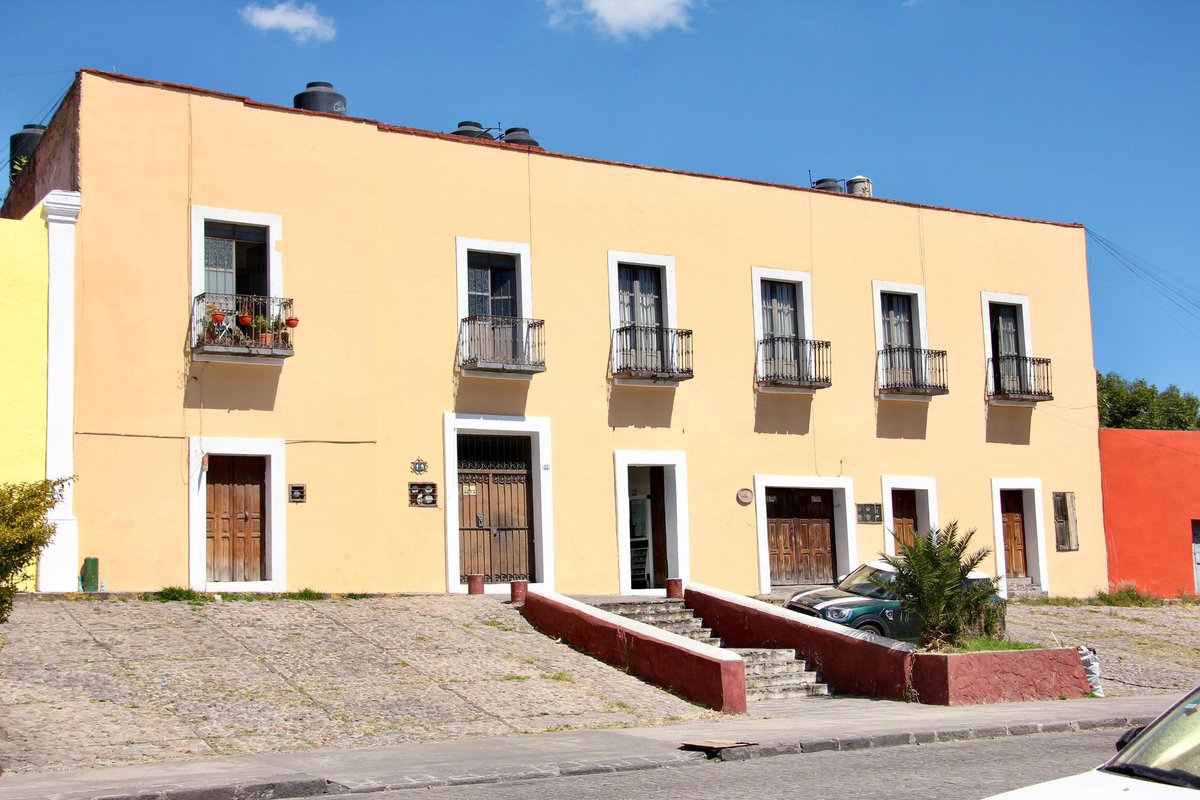 pepechedrauimx's tweet photo. Preservamos el patrimonio cultural de #LaCapitalImparable🪽

Estamos interviniendo más de 40 fachadas en el Barrio del Alto y los templos de Santa Inés de Montepulciano y Balvanera María Auxiliadora, con restauración y conservación que respetan su valor histórico. 🏛️

Nuestro Centro Histórico seguirá siendo un espacio vivo, lleno de historia y orgullo para todos.