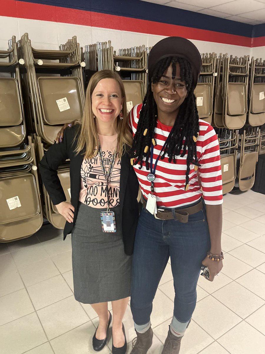 byjcjackson's tweet image. On Nov 7, I attended the ribbon-cutting for the newly renovated library @ReynoldsElem. Our new #LibraryMediaSpecialist joined trustees, district leaders, &amp;amp; @SISD_CoA ISD to celebrate #LibraryServices, #MakerSpace &amp;amp; student innovation. #InstructionalTechnology