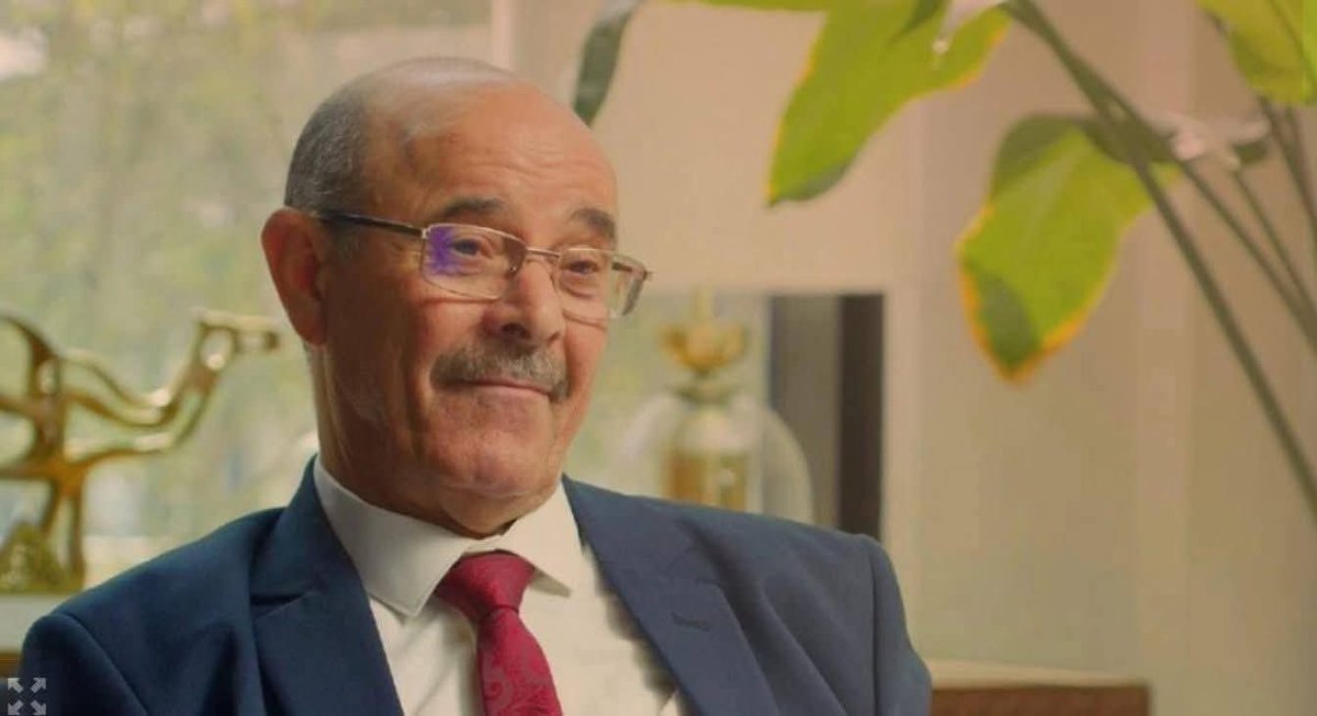 derradjihafid's tweet image. بأي صفة تتوسّط ألمانيا لإطلاق سراح بوعلام صنصال؟
وهل أصبحت حرية من أساء لوطنه أولى من حرية شعب يُباد في غزّة؟
من المؤسف أن نرى مَن يرفعون شعارات “الإنسانية” يصمتون أمام المذابح، ثم يتحرّكون لأجل كاتبٍ لطالما نال من الجزائر وشعبها.
في المقابل، تبقى التفاتة إنسانية من الرئيس تجاه…