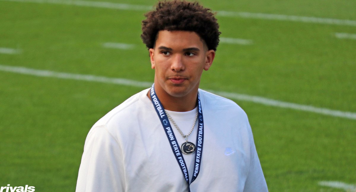 RyanSnyderOn3's tweet image. Penn State hosted just one of its 17 remaining commits for the game against Indiana on Saturday. 

Learn why it was important to Marlen Bright and his family to get back to Happy Valley.

Bright Visit Recap ➡️ on3.com/teams/penn-sta…