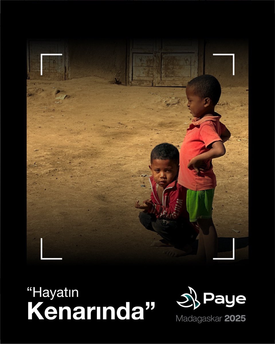 payeiyd's tweet photo. Yaşam mücadelesi verilen topraklarda, çocukların gülüşleri kayıp, oyunları ise buruk ve hayatın kenarında.

📍Paye İnsani Yardım Derneği | Madagaskar 2025 

#Paye #İnsaniYardım #HayatınKenarında https://t.co/R5DOoDuizV