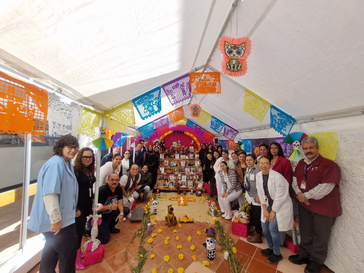 IsssteDurango's tweet image. El programa ECOs del ISSSTE Durango llenó de color y tradición la CMF con la presentación de su Altar de Muertos 🌼💀
Un homenaje a nuestras raíces y a la memoria de quienes siguen vivos en el corazón. 💛📷
#ISSSTEDurango