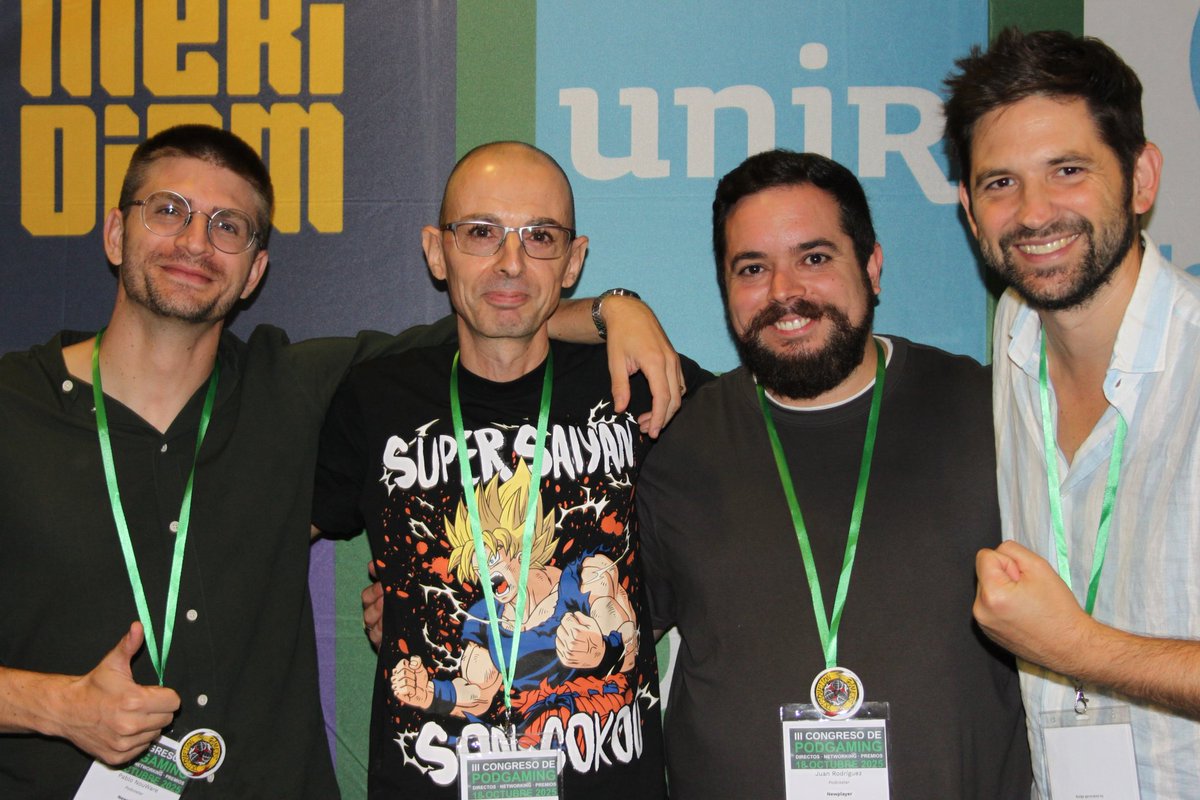 Os dejo con tremenda fotaza del III Congreso del Podgaming de Elx. Con <a href="/akaJuanch/">juanch ʕ•̫͡•ʔ</a> <a href="/PabloGuija/">NouWare</a> y <a href="/Nuevebits/">Adrián Suárez</a>. Tres grandes personas, profesionales, amigos y que admiro profundamente.