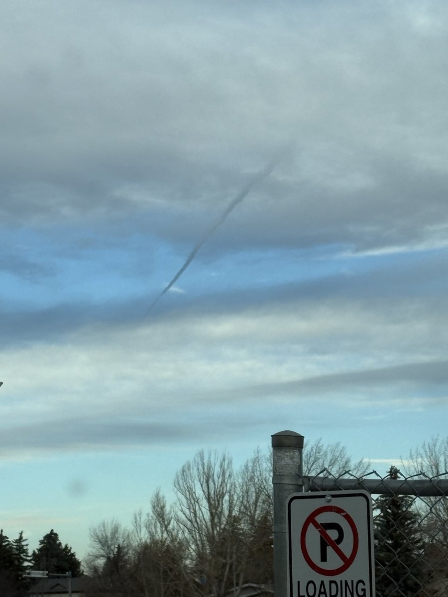 Spotted on the west side at 8:30 a.m. Does that count as a small funnel cloud? What say you, <a href="/weathernetwork/">The Weather Network</a> <a href="/weatherchannel/">The Weather Channel</a> <a href="/environmentca/">Environment Canada</a>? #yql