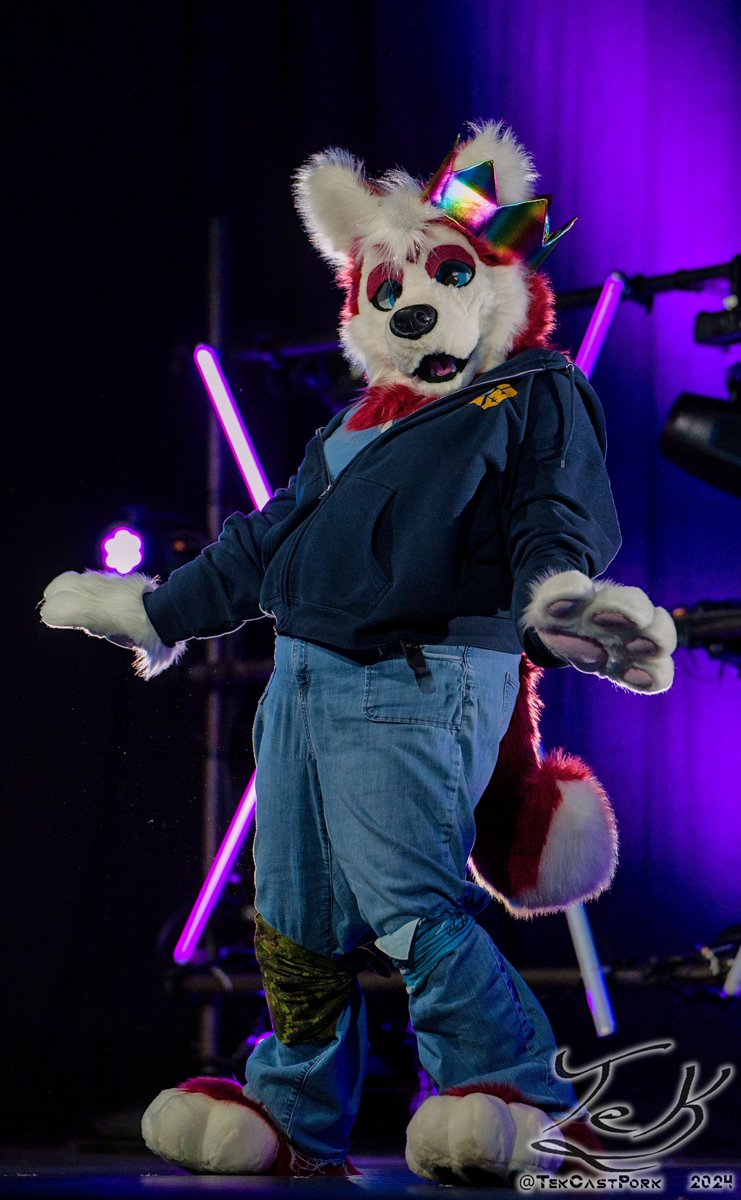 FurnalEquinox's tweet photo. 🔼 Hop, ⏩ Skip, and Teleport?! 🌌 

Less than one month 'til panel &amp; event submissions for #FE2026 close - make haste! 😱 

https://t.co/oCel3nGYBX 

📷 : @tekcastpork https://t.co/6GrC2IEYnq