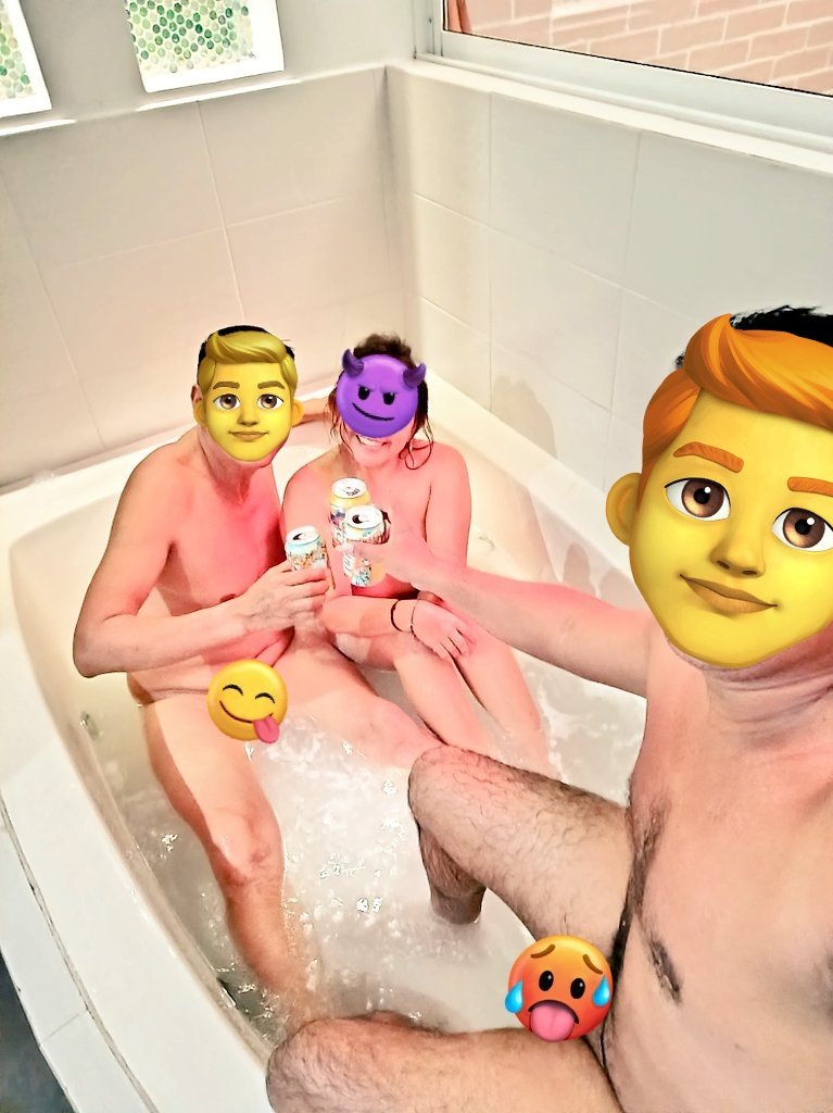 mamasitha129146's tweet photo. Deja volar la imaginación y hazme tuya, quiero ser esclava de tus deseos

😈🥵👄🍆👅😋😘 https://t.co/ErHGYyfkea