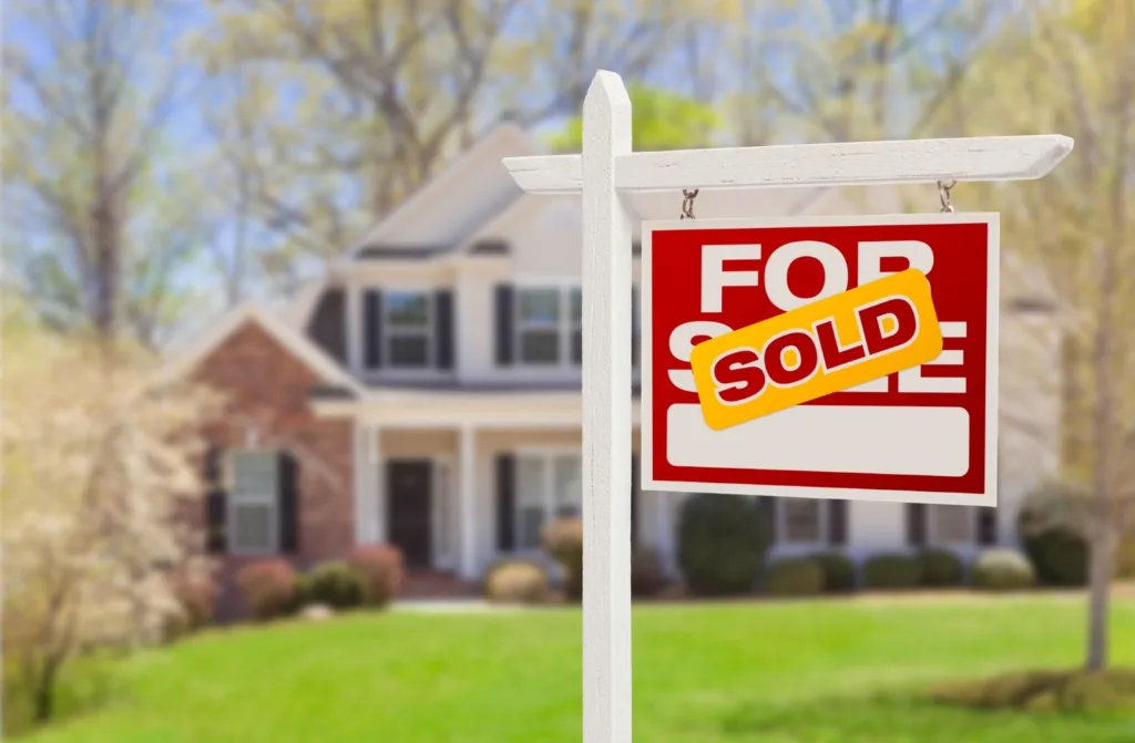 FHomegroup's tweet image. Antes de comprar en Florida, define tu objetivo:

¿Vivir o invertir? Cada estrategia tiene ventajas distintas. Descubre cómo maximizar tu inversión con asesoría experta en nuestra web.

floridahomegrouprealty.com/comprar-casa-u…