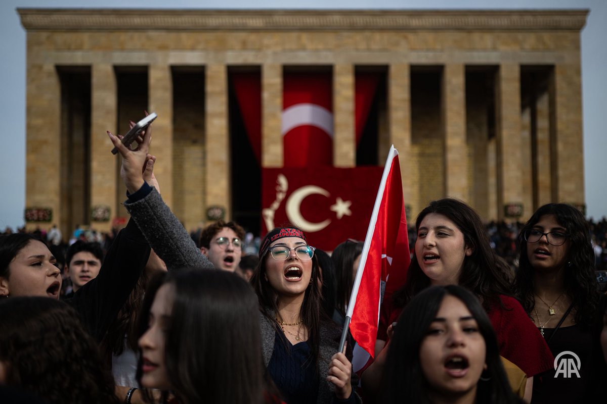 10 Kasım 2025, Ankara.

#10kasım #atatürk #anıtkabir #başbuğ