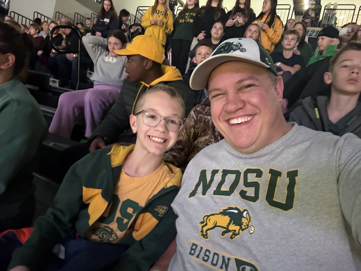 caseydb's tweet photo. #scheelsgameday https://t.co/ih8xKlI7Nh