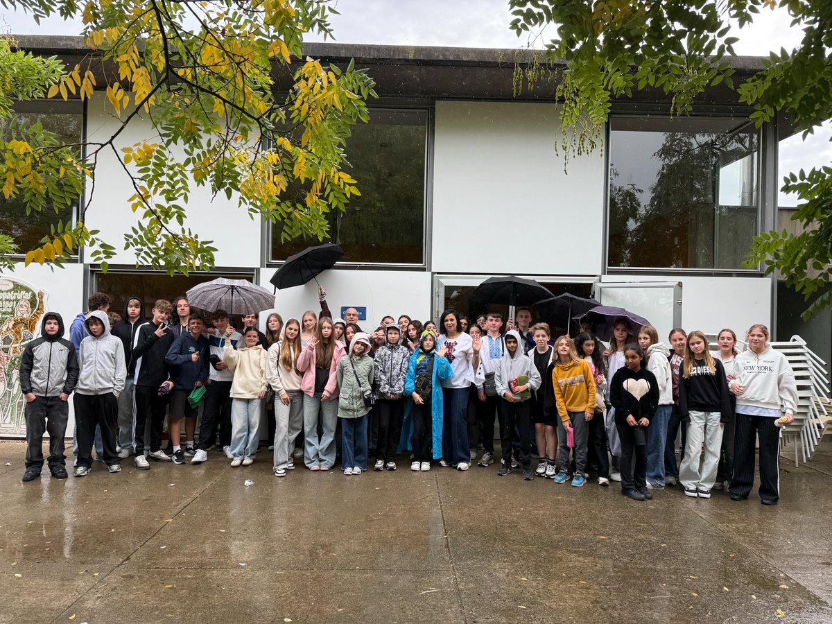 Els estudiants d’ESO fan un intercanvi cultural amb estudiants d’Ucraïna 🌍 agora.xtec.cat/iesramoncoll/g…