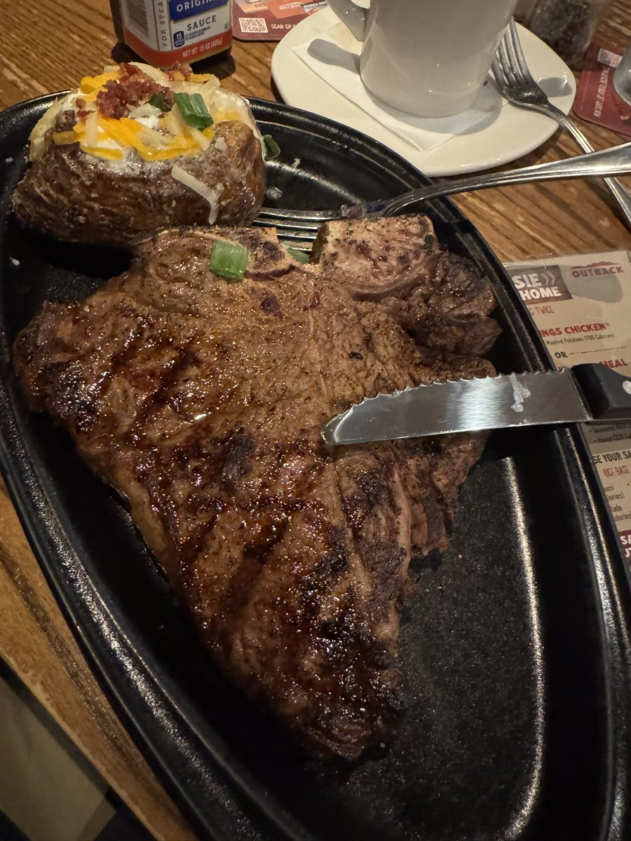 FadeN2Gaming's tweet image. Sunday Dinnter with my amazing Mother TIME TO BLESS🙏 AND CRUSH THIS AMAZING FOOD 🍽️ love ya mom thank you for everything you do ♥️ #food #thisistheway #crushmode #blessed #thankful #dinner