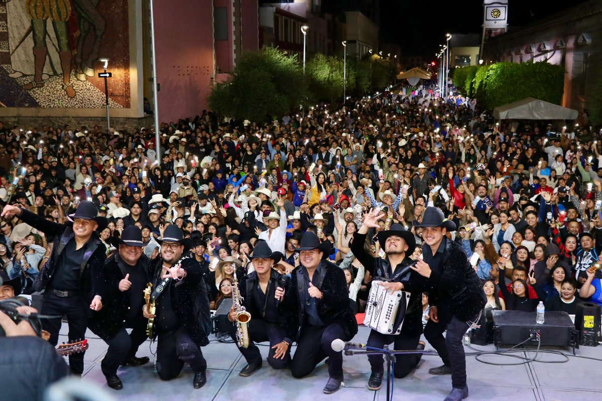 Qué bendición poder saludar a tantos irapuatenses y ver disfrutar a las familias de lo que fue nuestro 𝐅𝐞𝐬𝐭𝐢𝐯𝐚𝐥 𝐝𝐞 𝐥𝐚 𝐅𝐫𝐞𝐬𝐚 𝟐𝟎𝟐𝟓. 🍓

¡Gracias por tanto cariño y por hacer de este evento todo un éxito! ❤️

#𝗜𝗿𝗮𝗽𝘂𝗮𝘁𝗼𝟮𝟳 #𝗖𝗼𝗻𝗥𝘂𝗺𝗯𝗼𝗖𝗹𝗮𝗿𝗼