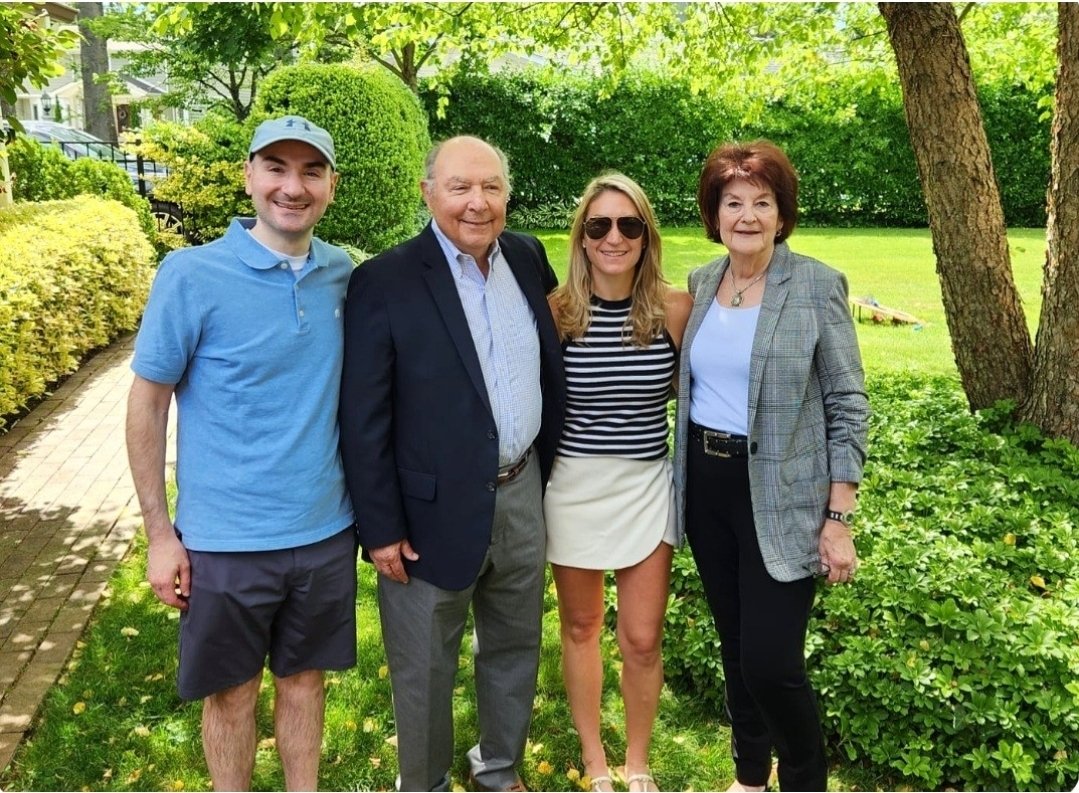 LFOUNDOS's tweet image. Happy Birthday to my favorite human, my mom, Linda Foundos! The woman who somehow manages to be the kindest, funniest, most loving, and organized person on the planet. I love you more than anything — and yes, you were right about everything (again). 💫