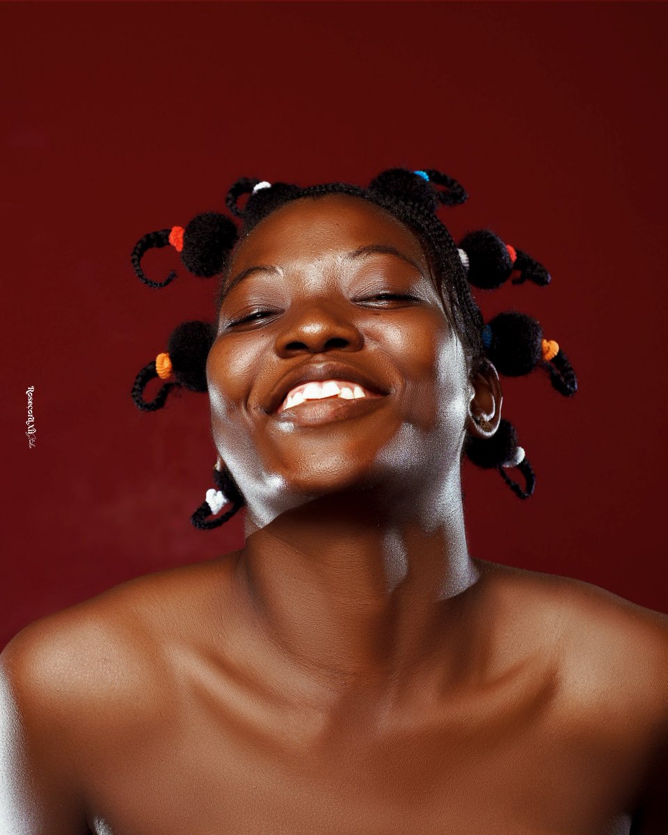 RosecordXII's tweet photo. Série portrait: 30 jours 30 visages – Jour 10

Une lumière, un regard, une histoire.
👩🏽‍🦰: Blanche

📞 +229 01 58336433
📍 Atrokpocôdji
©️ Rosecord XII Studio

________________________
#PortraitsDuMois #Rosecord #HumanLight #BeninPhotography #PhotoArt #CreativeSoul #StudioStory https://t.co/Qcbi1A2LLR