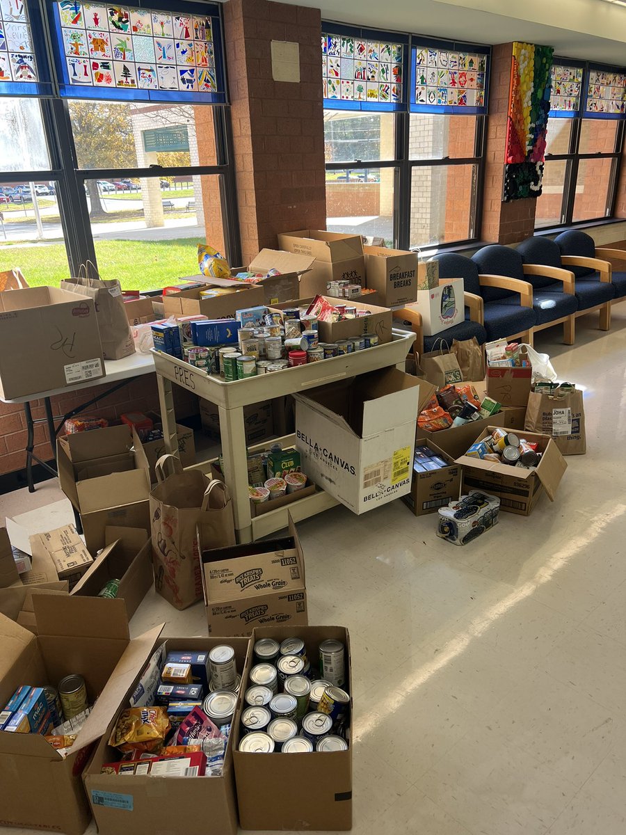 PRESPhysEd's tweet photo. Our 22nd Annual Turkey Trot Food Drive is off to a good start! TY 2 @hcpss_pres families for showing kind/caring hearts! Donations are being delivered to HC Food Bank and Bmore City! #presturkeytrot2025 #turkeytrot2025 @HowardCountyMD @foodbank @MDFoodBank @HCPSS @_BaltimoreCity https://t.co/KXd3WubgDI