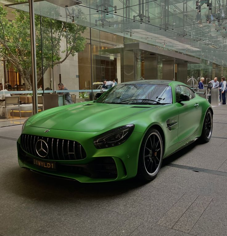 Its distinctive design and muscular lines promise breathtaking dynamics and an unforgettable driving experience.💚