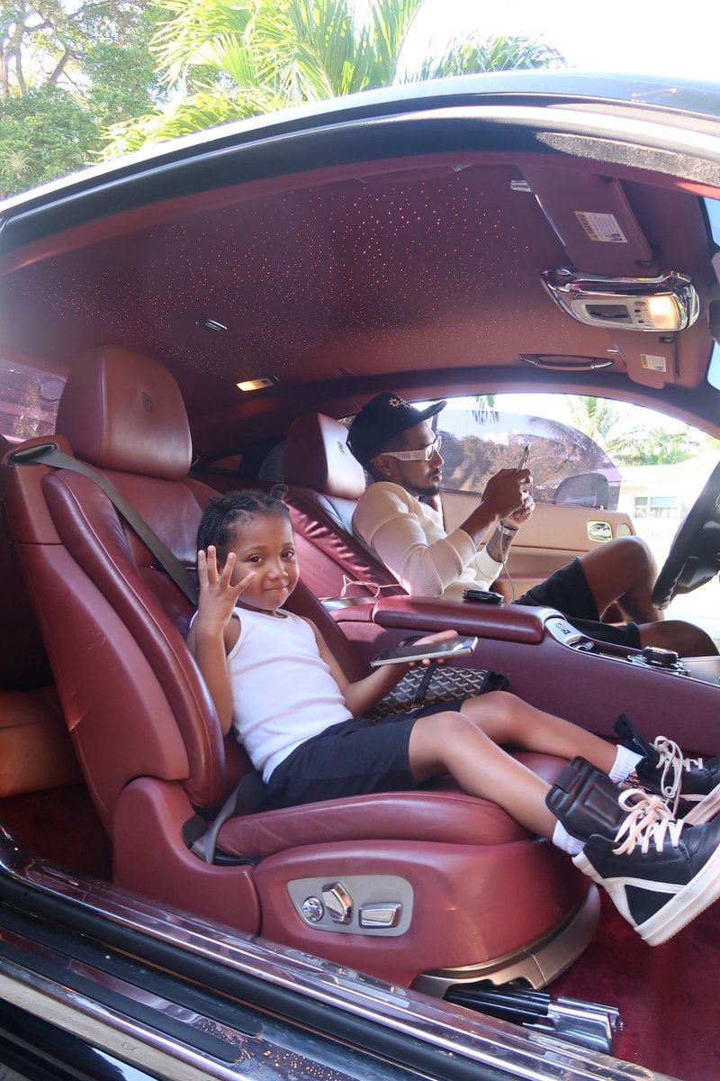 AuthenticLifer's tweet image. The Cool Dad💙