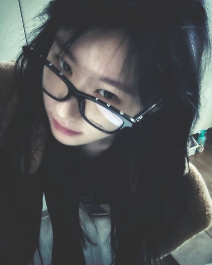 kokorohitoh's tweet image. hi I'm rue 

— she/her | intp
— '06
— bl,kpop,kdrama,anime,tpop [im a multistan]
— not new to #stantwt looking for moots, all fandoms are welcome !

like &amp;amp; rt to be moots and to spread thank you ! 
#moothunt