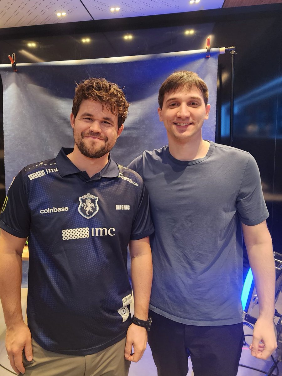 Arteezy's tweet image. poggers @MagnusCarlsen