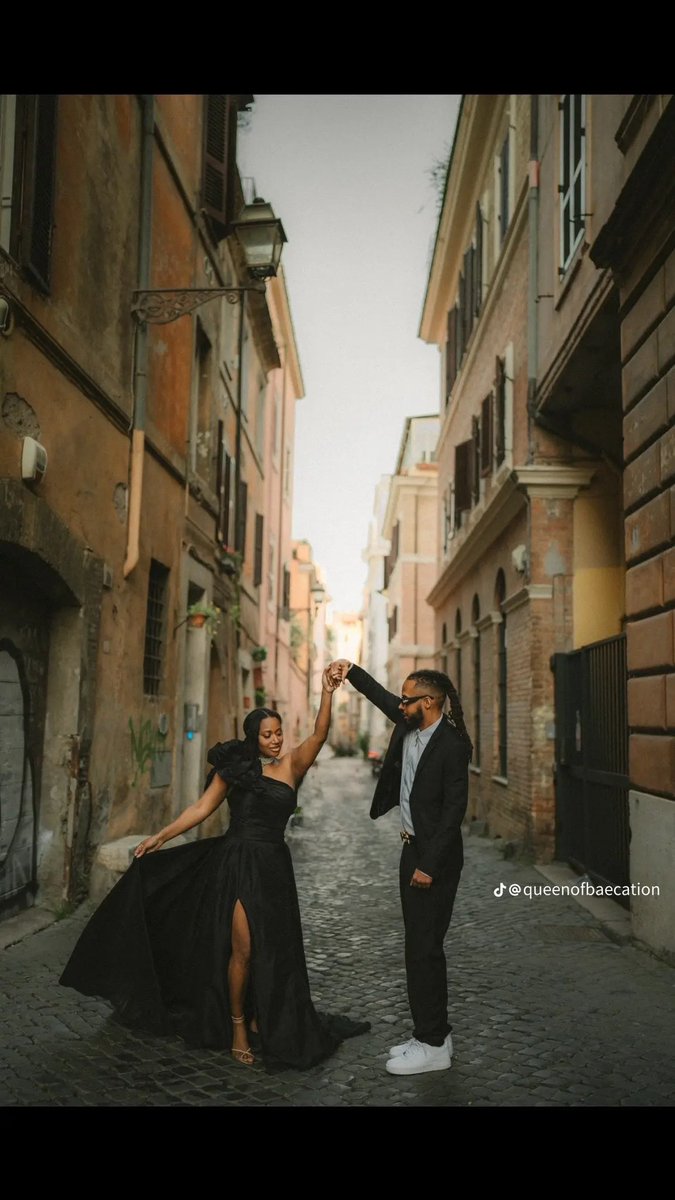 bigwormgod's tweet image. Short &amp;amp; lethal:  
   Built an empire just to flex in front of yours. 🖤🇮🇹  
   #TheGlowUpIsReal #Rome