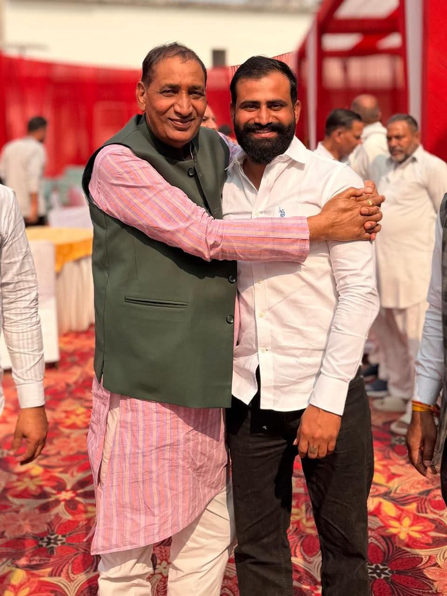 भाजपा परिवार के कर्मठ कार्यकर्ता एवं दादरी के नगर उपाध्यक्ष श्री विपिन भाटी जी को जन्मदिन की हार्दिक शुभकामनाएँ एवं शुभेच्छाएँ।

ईश्वर से प्रार्थना है कि आपको दीर्घायु, उत्तम स्वास्थ्य और जनसेवा का निरंतर अवसर प्रदान करें। आपका जीवन सदैव सफलताओं और खुशियों से परिपूर्ण रहे।