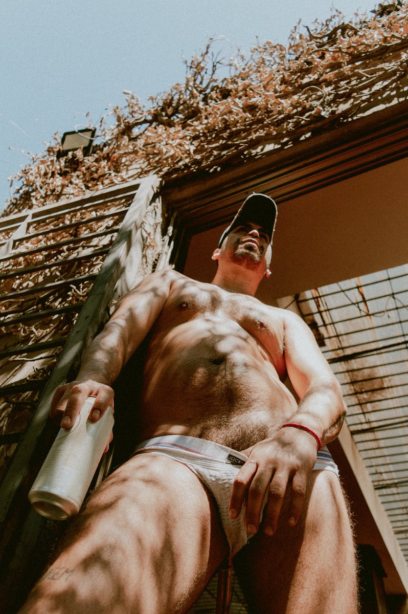 DUDE
Feat.: <a href="/b4r4p4p1/">b4r4p4p1</a>
You can see more at onlyfans.com/mojadxx