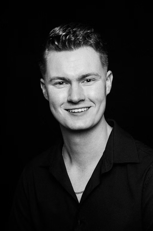 CCSF_Scholar's tweet photo. We'd like to introduce you to CCSF scholar Kelan Lynch. Kelan is currently completing his Master's of Performance, Performing Arts at @GuildHall specializing in vocal performance. You can read more about his work, and see some recent work at https://t.co/iRdNaKWzOZ https://t.co/E3ATJ8ox0T