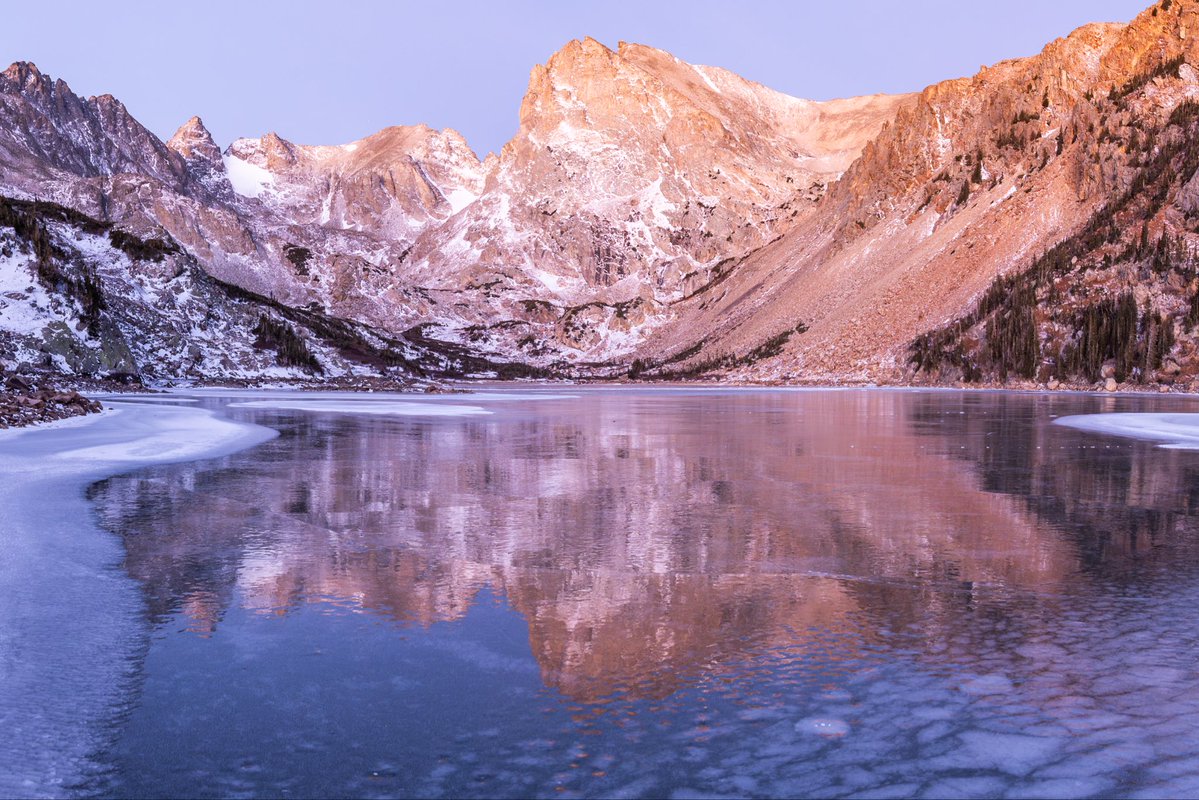 mkvackay's tweet image. The Indian peaks wilderness looking beautiful over the weekend with a small dusting of snow at sunrise #cowx