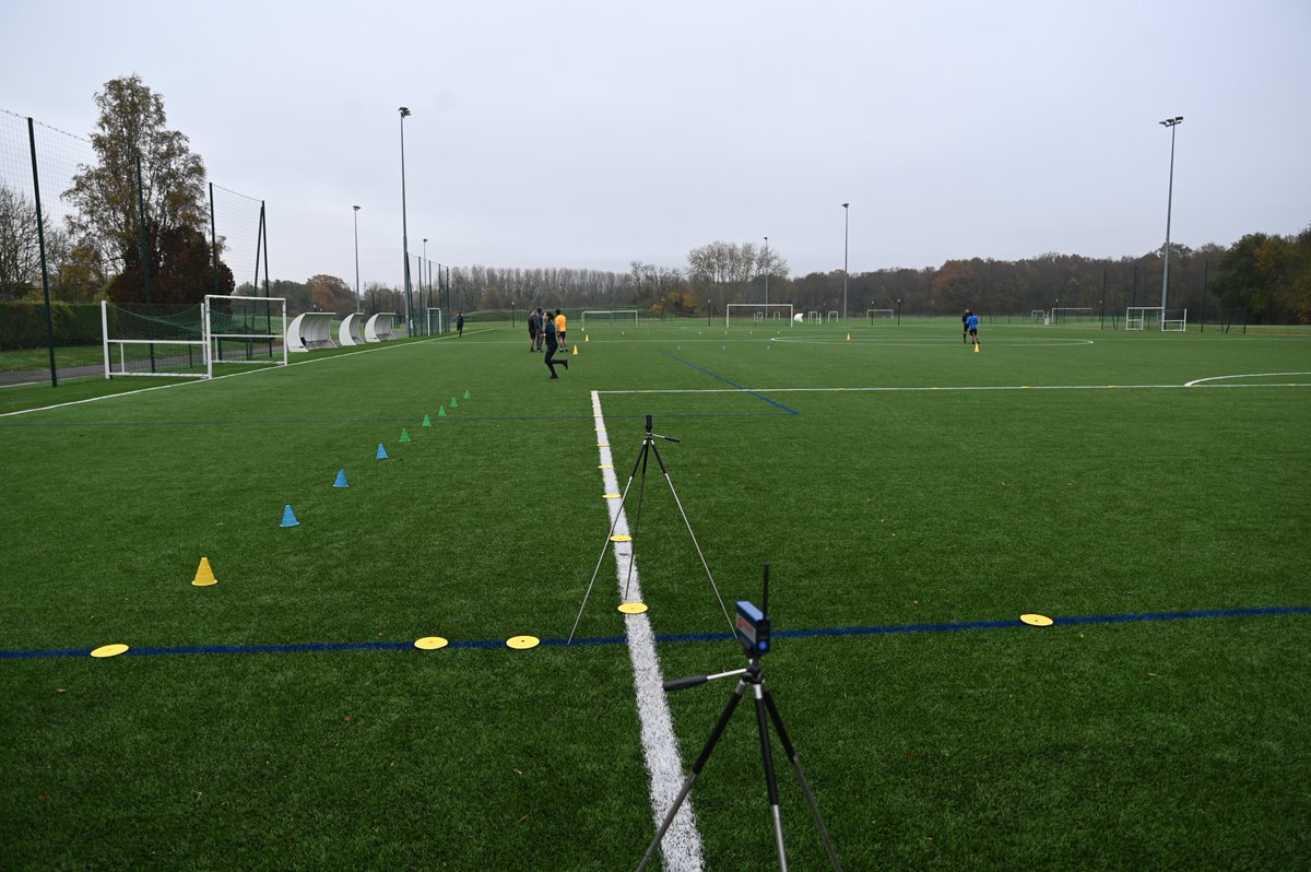 Ce samedi, un stage de rattrapage pour les arbitres régionaux des catégories Futsal, Seniors et Jeunes était organisé à Morfondé.

Ils ont d'abord passé les tests physiques sur le terrain, puis les tests théoriques en salle. 

Focus sur cette journée ⬇️

paris-idf.fff.fr/diaporama/stag…