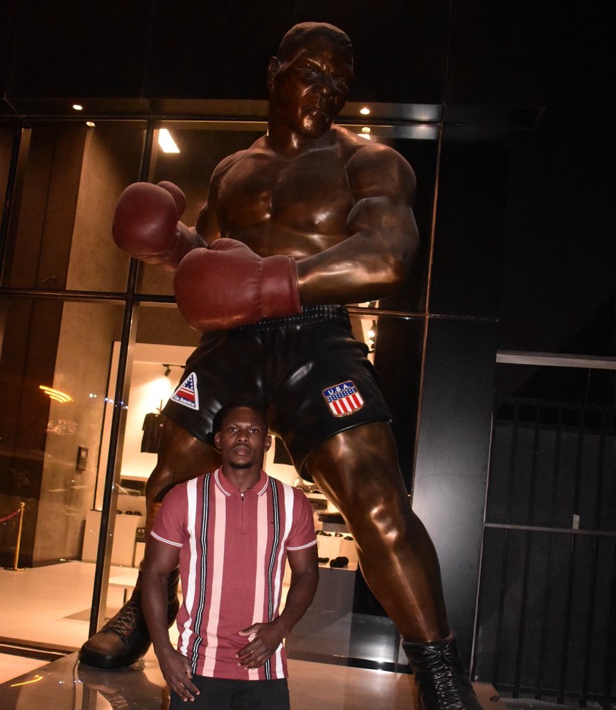 BwogiMusa's tweet image. Today i visted the champ’s gym in Riyadh #miketyson #Bwogi #smb⚡️🥊🇺🇬 #BoxingmadeBwogi #Boxing4Charity #Boxingmadein🇺🇬.