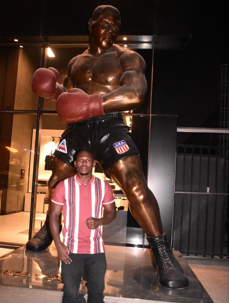 BwogiMusa's tweet image. Today i visted the champ’s gym in Riyadh #miketyson #Bwogi #smb⚡️🥊🇺🇬 #BoxingmadeBwogi #Boxing4Charity #Boxingmadein🇺🇬.