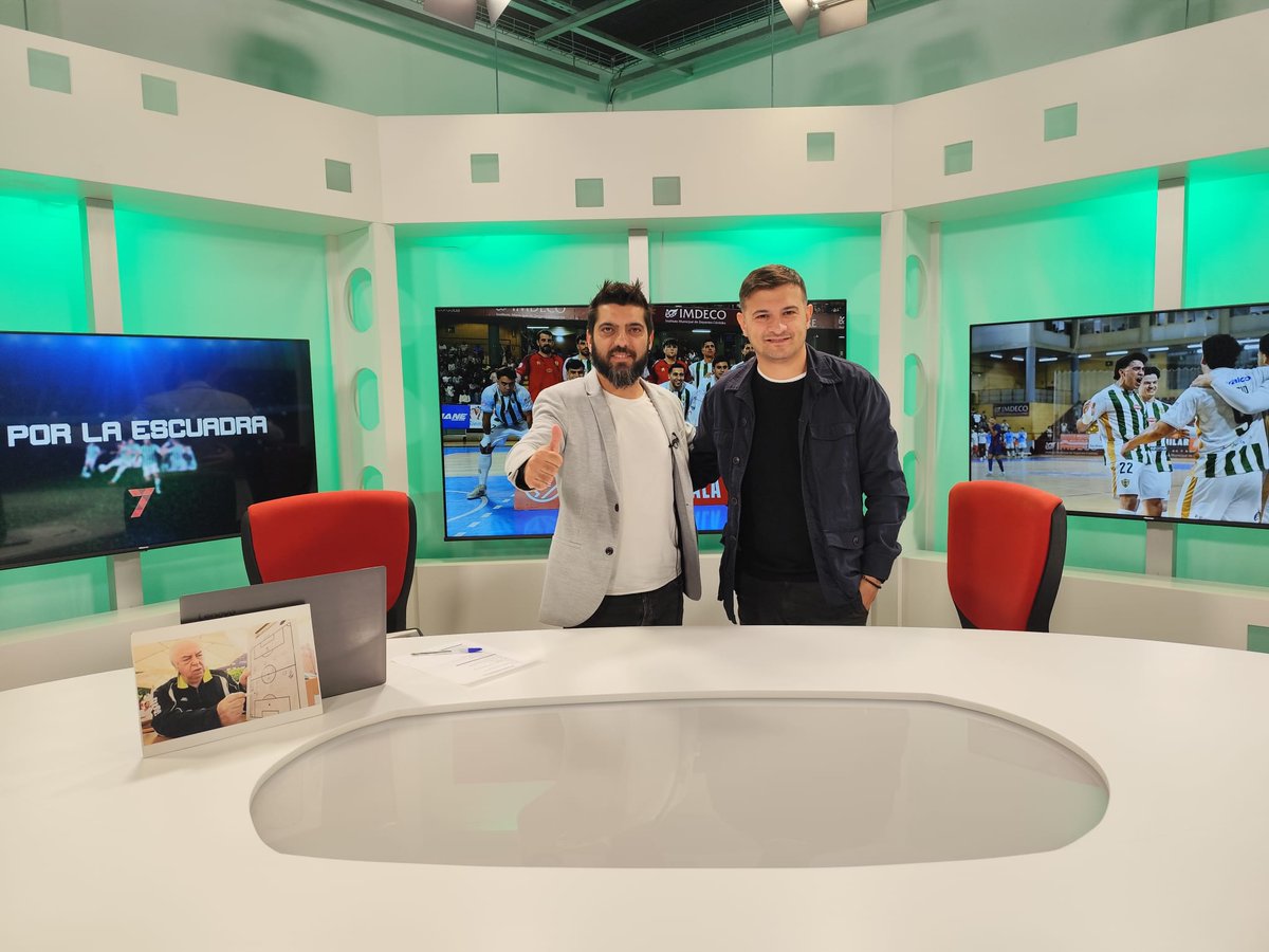 Hoy visita #Porlaescuadra el entrenador del <a href="/CordobaFutsal/">Córdoba Patrimonio de la Humanidad</a> para analizar el buen arranque liguero de <a href="/FutSalRFEF/">Futsal RFEF</a> 
Para hablar del <a href="/CordobaCF_ofi/">Córdoba CF</a> con <a href="/Rafaperalbo/">Rafa Peralbo</a>; nuestros analistas <a href="/reobrero17/">Rafael Escobar Obrer</a> <a href="/eldelcochevideo/">Juan Antonio</a> <a href="/donchurrascos/">@DonChurrascos</a> <a href="/tonicruzgon/">Toni Cruz</a> <a href="/alvaro_fragero/">Álvaro Fragero</a> y <a href="/alexlopez_91/">Alex López</a> 
📺21.30h