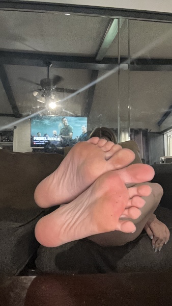 QueenLilyXo tweet media