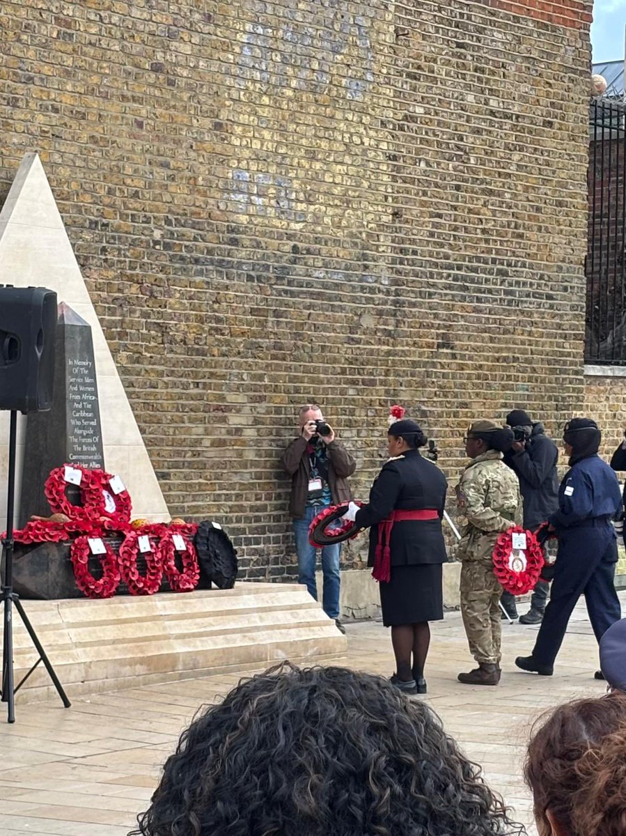 The <a href="/RoyalNavy/">Royal Navy</a> cadets paid their respects on Remembrance Sunday at Windrush Square <a href="/bcaheritage/">BCA</a> <a href="/FOWS_Windrush/">The Friends Of Windrush Square</a> <a href="/lambeth_council/">Lambeth Council</a> <a href="/DefenceHQ/">Ministry of Defence 🇬🇧</a> #Remembrance