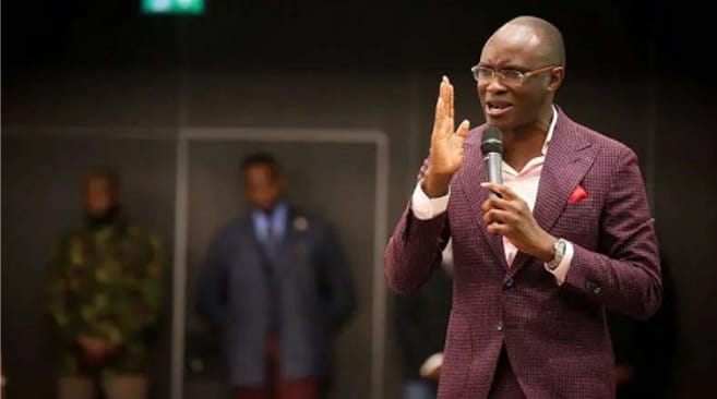 Blueprint_ng's tweet image. Pastor Tobi Adegboyega Credits ‘God and Money’ for His Recovery from Cancer

Controversial UK-based pastor, Tobi Adegboyega, has expressed gratitude to both God and money after revealing that he survived cancer. 

#TobiAdegboyega #SPACNation #TheNxtionFamily #FaithAndWealth