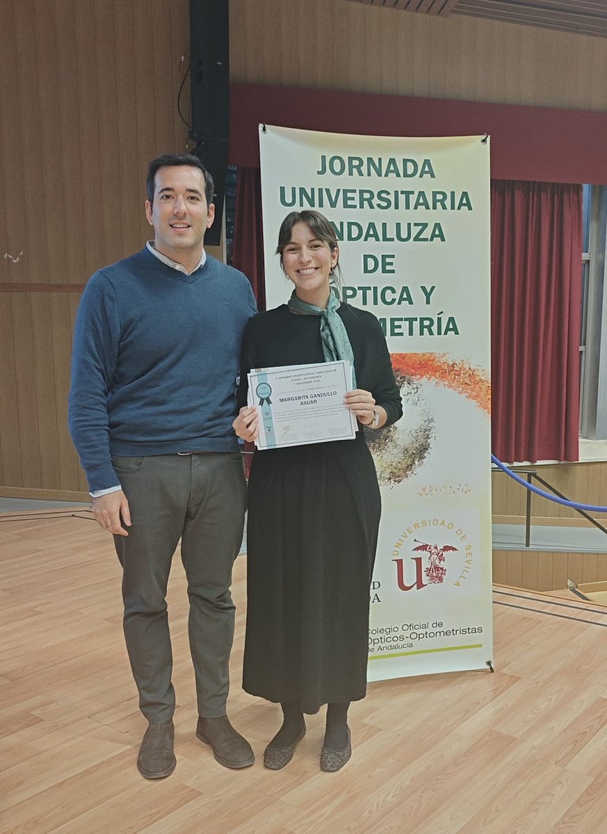COOOAndalucia's tweet photo. @CanalUGR ...en representación de nuestro colegio profesional sanitario ofreciendo la charla inaugural, se dieron a conocer los premios de los trabajos de Fin de Grado a alumnos de las universidades de Sevilla y Granada donde se imparten estudios relacionados con la óptica y optometría. https://t.co/uDSL9yyP5Z