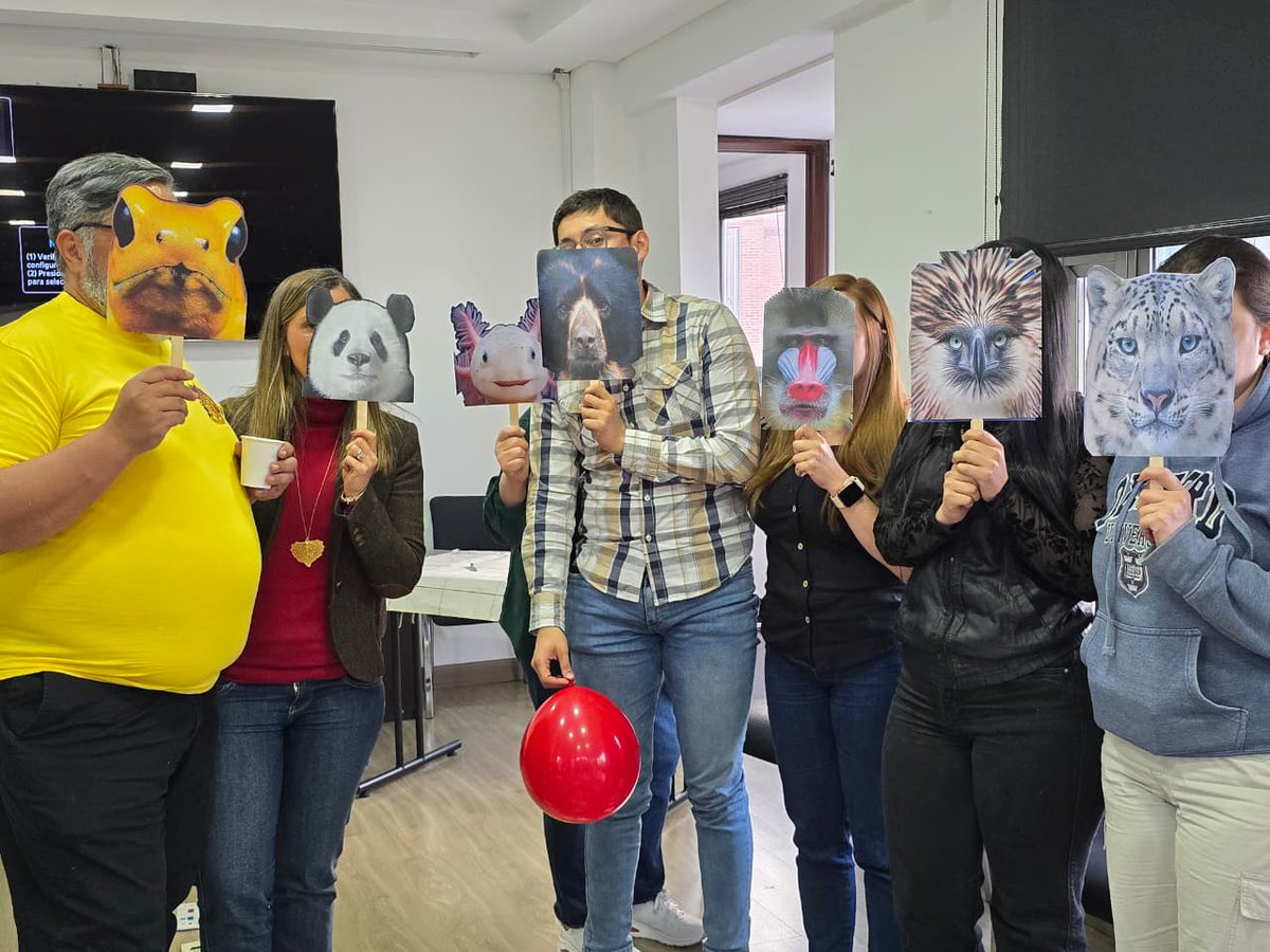 econometria_sas's tweet photo. 🎃 El pasado viernes 7 de noviembre celebramos Halloween en @econometria_sa.
Las y los integrantes de nuestro equipo participaron en una jornada llena de creatividad, integración y diversión, reafirmando el compromiso con nuestro bienestar y cultura organizacional.

Agradecemos a todas las personas que se sumaron con su entusiasmo, disfraces y energía.

#Econometría #CulturaOrganizacional #TrabajoEnEquipo #BienestarLaboral