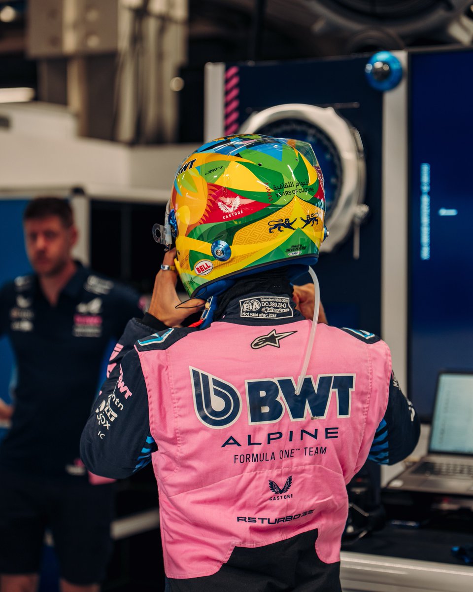 A moment for the helmet 😍