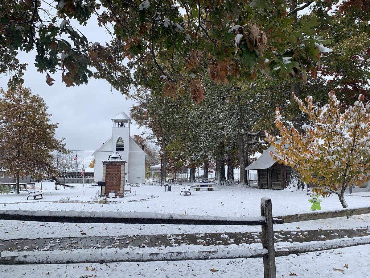 First 1” snowfall of the season clinging to the trees and leaf-covered lawns in Hilliard! Less than a week ago, it was almost 70; this morning 27 deg. <a href="/nbc4i/">NBC4 Columbus</a>