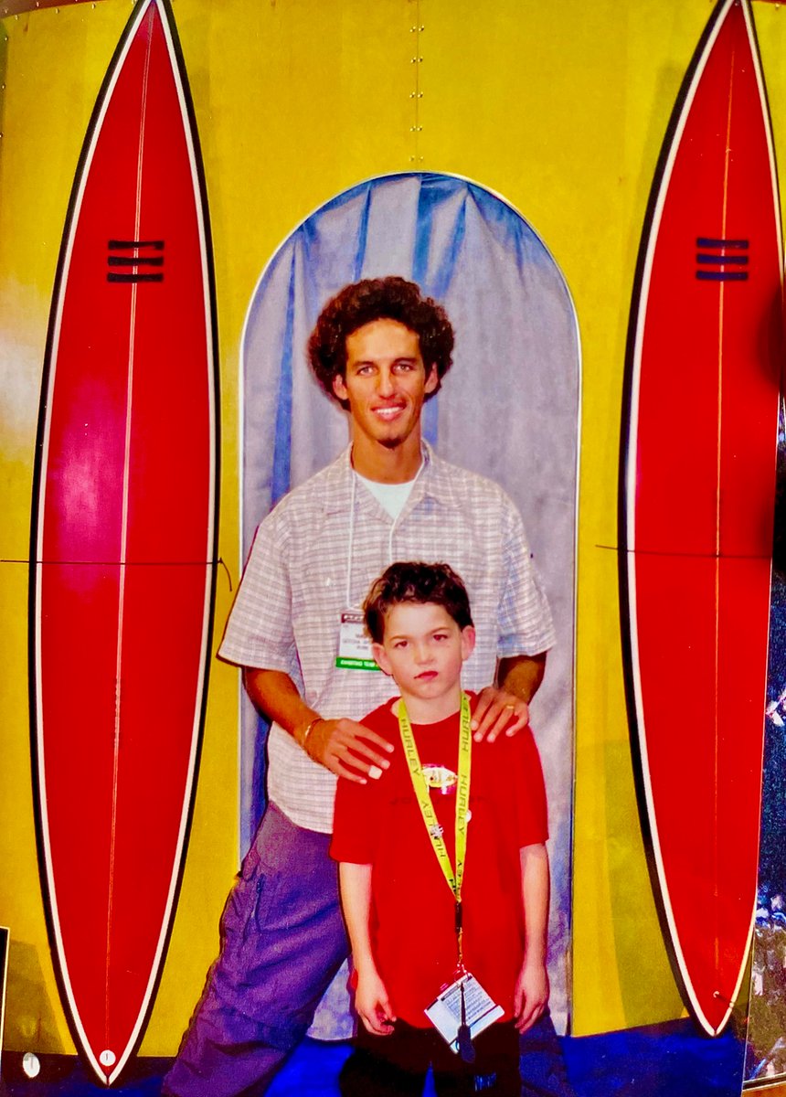 MeeToo297910's tweet photo. Evolutionsurf ASR 2000 surfboard sports action retail show Joel Fitzgerald, Robert Machado surfing surfing surfboards https://t.co/LV0Inu3aat