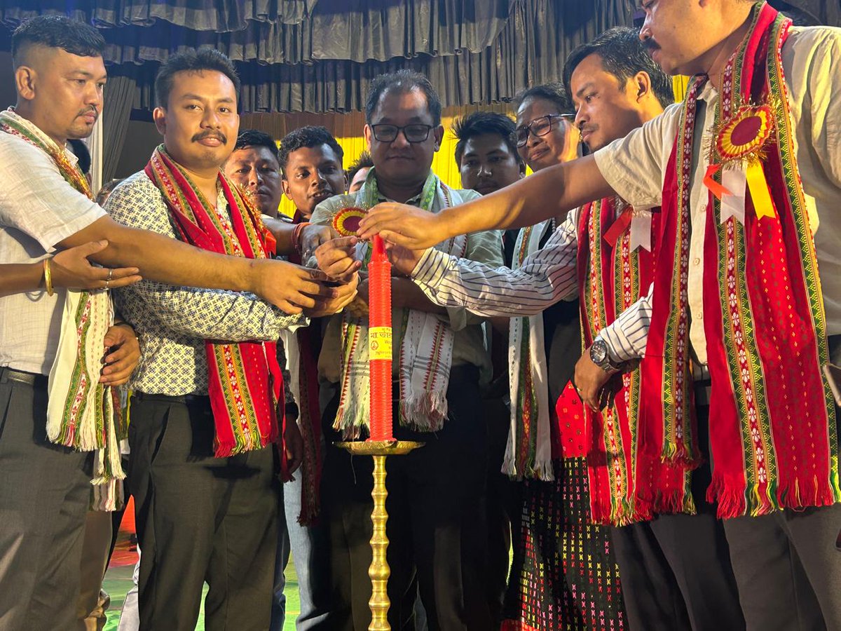 tisftipra's tweet photo. Glimpses from the #TISF Teliamura Division Committee’s Freshers’ Meet Program held at Teliamura Town Hall, in the presence of Hon’ble MLA Shri Pathanlal Jamatia, Hon’ble EM Shri Kamal Kalai, Hon’ble YTF Central General Secretary & TISF In-Charge Shri James Debbarma
(1/2) https://t.co/gIF5GbbXTS