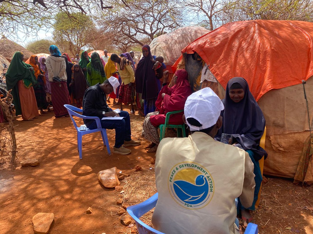 PDASomalia's tweet photo. With funding from the @shf_somalia, @PDASomalia has released the first UCT payment of $55 to 1,630 drought-affected households in Qansaxdhere District, helping families recover livelihoods and access food. 
#DroughtResponse #CashAssistance #Somalia https://t.co/l8Fb7jbr2K
