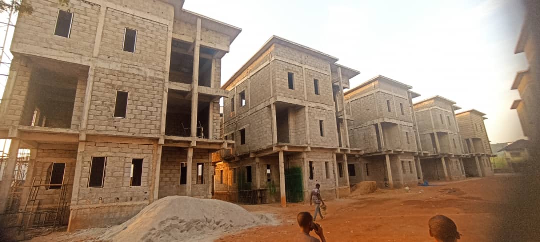 PeachesHomes's tweet photo. @Kecyy KATAMPE EXTENSION Carcass for Sale

Location: Katampe extension Abuja.

Description: 9 units of 6 bedrooms fully detached duplex with 3 living rooms and ample parking space.

Plot Size: 4000sqm

Price: #4 Billion
07031472146 https://t.co/g5vHtH97xP
