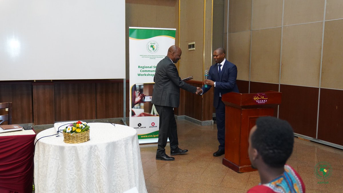 The Vice President of the Sidama Regional State, H.E. Beyene Barasa, joined the IGAD Executive Secretary, H.E. <a href="/DrWorkneh/">Dr Workneh Gebeyehu</a> at the opening ceremony of the Regional Strategic Communication Workshop for Youth and Civil Society in P/CVE. On behalf of the President and the people of