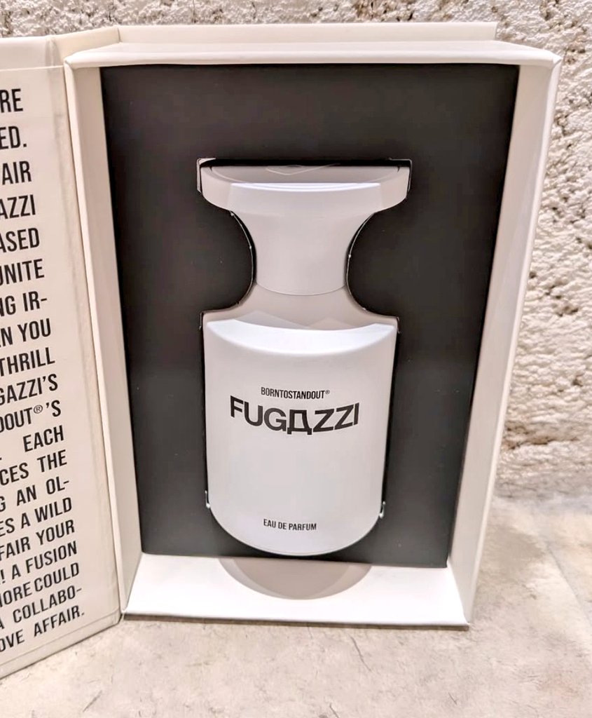 _fragrantica's tweet image. FUGAZZI by BORNTOSTANDOUT
اللي يبحث عن الاداء القوي يجرب هالعطر
عنبر ومسك وجلود وتوابل مع رائحه بلسمية ناعمة بالنسبه لي لم يناسبني لكن الاداء 10/10
#رابطة_عشاق_العطور