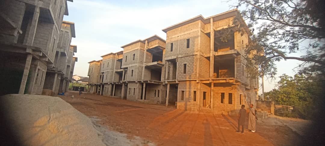 PeachesHomes's tweet photo. @Mrbankstips KATAMPE EXTENSION Carcass for Sale

Location: Katampe extension Abuja.

Description: 9 units of 6 bedrooms fully detached duplex with 3 living rooms and ample parking space.

Plot Size: 4000sqm

Price: #4 Billion
07031472146 https://t.co/0akdxGLJ5M