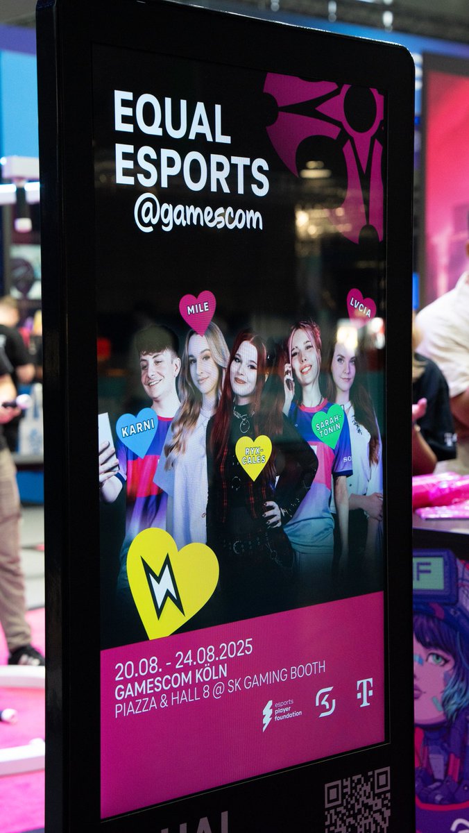 SK Emlux 🩷 tweet media